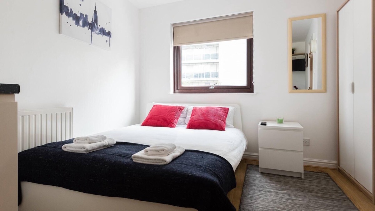 Canary Wharf Apartment | Rainbow Studio Canary Wharf