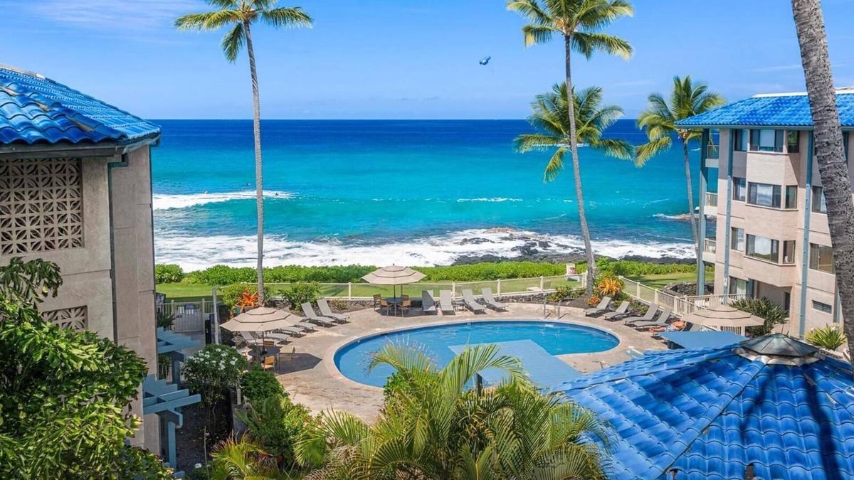 Historic Kailua Village Resort | Raintree Kona Reef, Hawaii Timeshare Rental