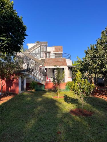 Yelagiri Villa | Raj Cliff Top Villa