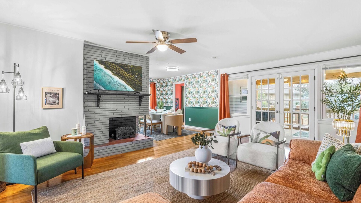 Southwest Raleigh House | Raleigh's Most Wanted - Relax, Games, & Cozy Comfort
