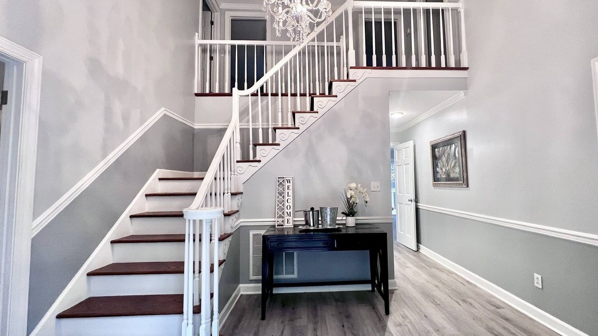 Umstead House | Raleigh Vacation Home- Minutes Away from RDU, Hiking Trails, and Restaurants!