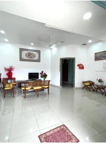 Port Dickson Villa | RALI PD HOME D 16Pax karaoke and swimming pool