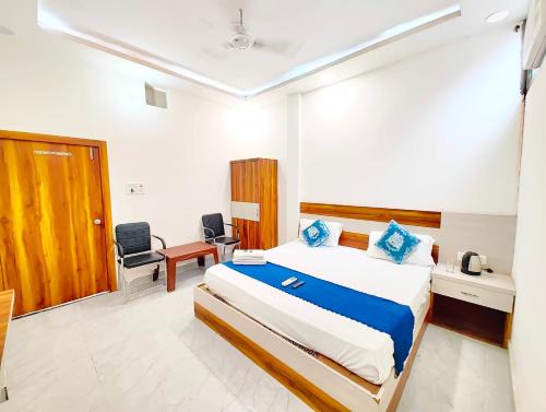 Ayodhya Hotel | RAM JANAMBHOOMI H0TEL ! R-a-m - K-r-i-sh-na - Palace Near 900m from Ram Temple - Shri Hanuman Garhi Mandir - All Room Fully Air Conditioning Rooms - Free Wifi - and Parking - Best Premium Hotel