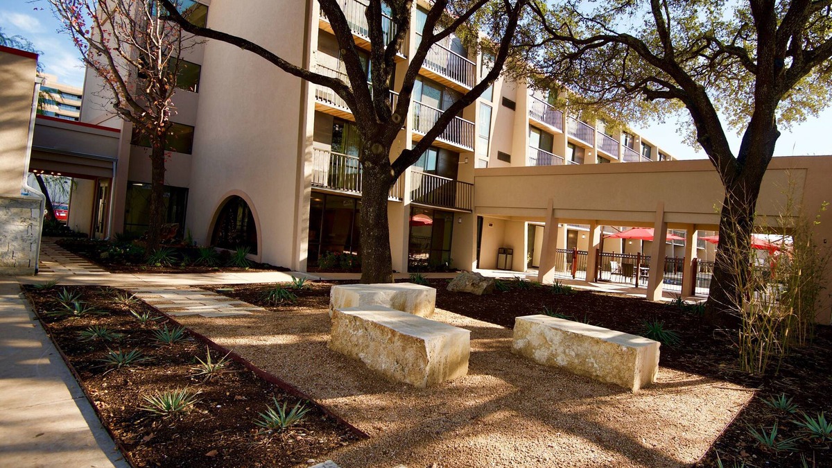 Franklin Park Hotel | Ramada by Wyndham Austin South