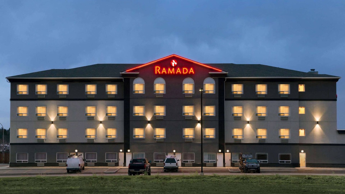 Drayton Valley Hotel | Ramada by Wyndham Drayton Valley