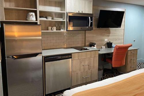 Medicine Hat Hotel | Ramada by Wyndham Medicine Hat