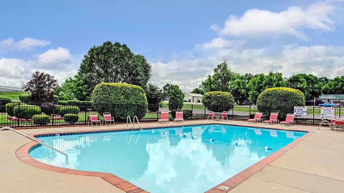 Murfreesboro Hotel | Ramada by Wyndham Murfreesboro