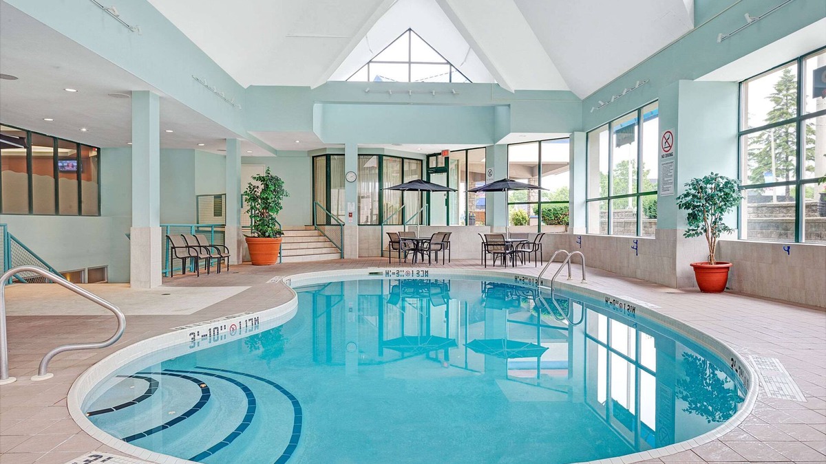 Fallsview Hotel | Ramada by Wyndham Niagara Falls/Fallsview