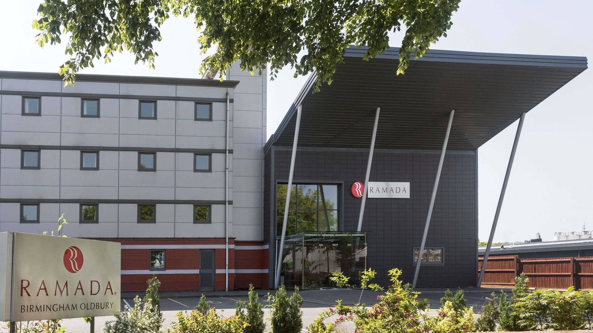Oldbury Hotel | Ramada by Wyndham Oldbury Birmingham