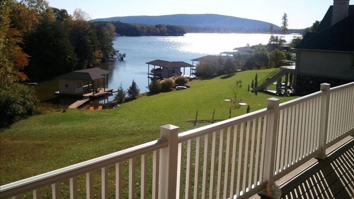 Huddleston House | Ramsey's Retreat- Relaxing Get Away Beautiful Views- Kayaks