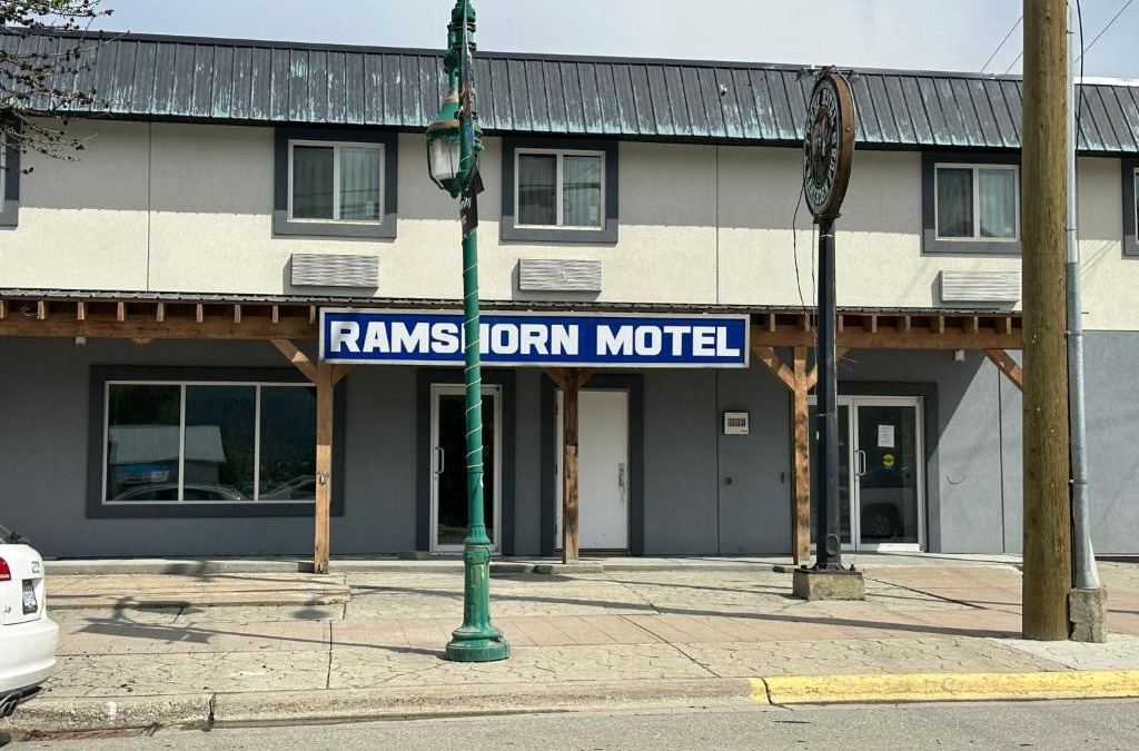 Lumby Hotel | RAMSHORN MOTEL