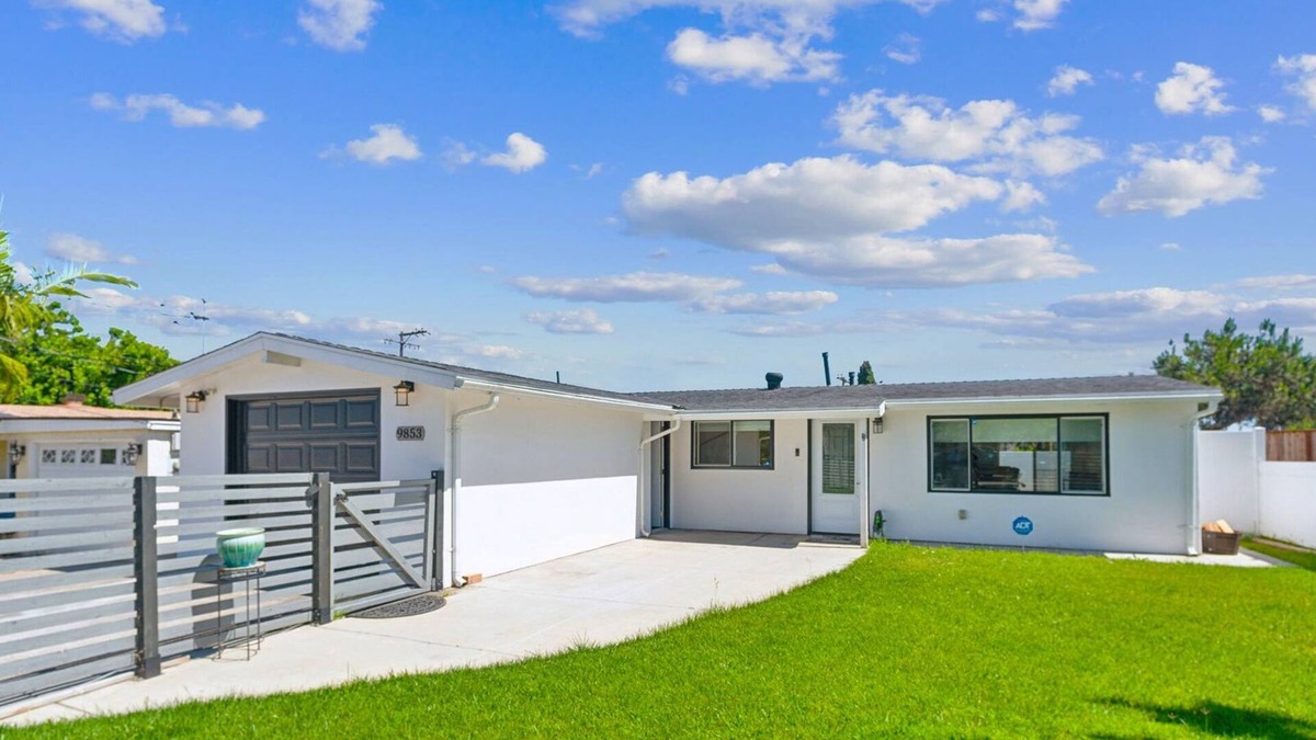 La Presa House | Ranch 3BR/1Bth w Gated Yard, Garage, Bedside Crib