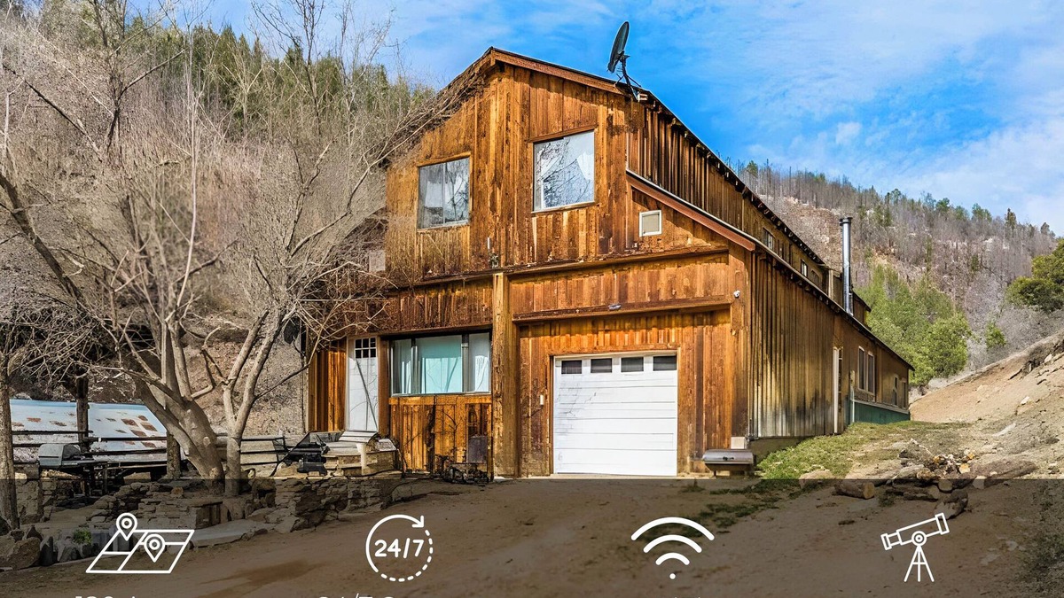 Hesperus House | Ranch House Retreat On 100 acres with Mtn Views & Games