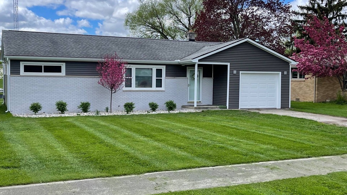 Lexington House | Ranch In Lexington Village 3 Blocks from Lake Huron Beaches, Restaurants Shoppin