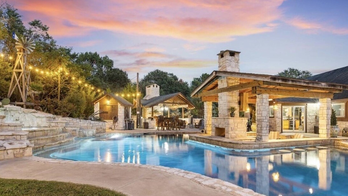 Cypress House | Ranch Style Paradise * Resort Style Pool *