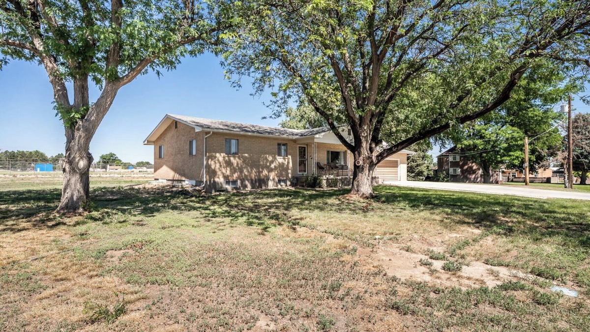 Pueblo House | Rancho Alegre County Retreat