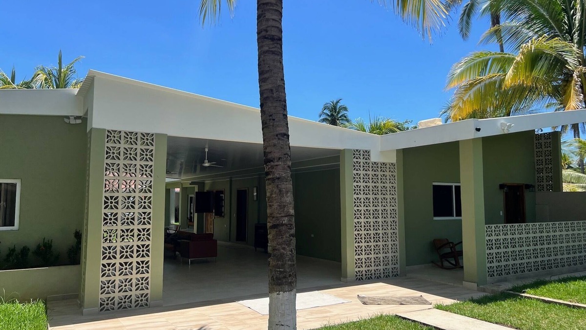 Acajutla House | Rancho CornoaDelMar Spacious 5 Bedroom Private Beach House w/AC and Hot Water