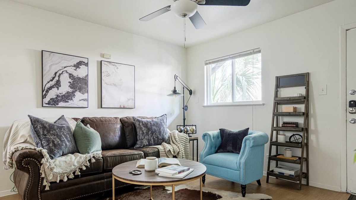 North University Apartment | Rancho Del Sol l No Service Fees 55 Roku TV