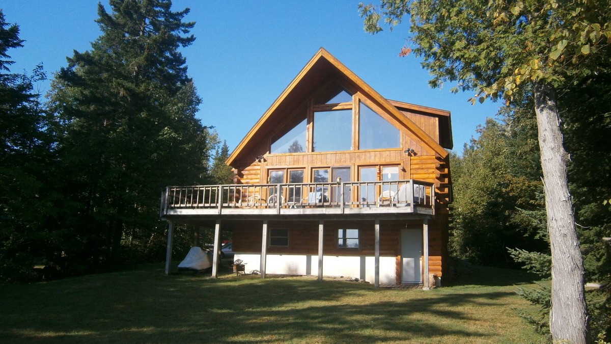 Oquossoc House | RANGELEY LAKE PRIVATE LAKE FRONT HOME