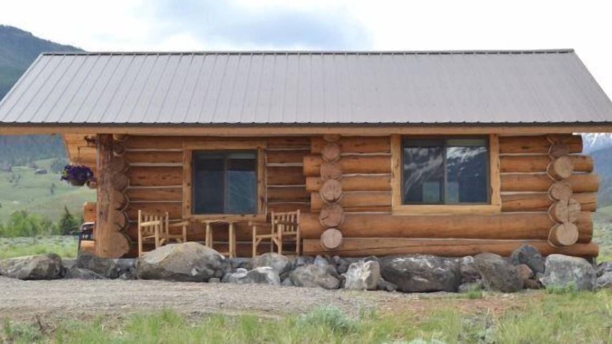 Wapiti Cabin | Rangers Cabin,- ideal couples retreat with pristine panoramic mountain views!