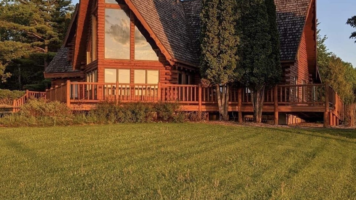 Rapid River House | Rapid River Rustic Lodge, with plenty of space!