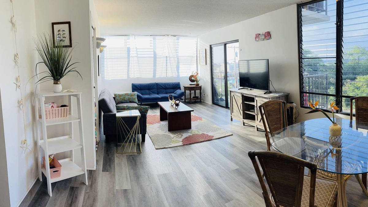 Historic Kailua Village Condo | Rare 2 bed 2 bath with 10 minute walk to the pier, dining and Ocean!