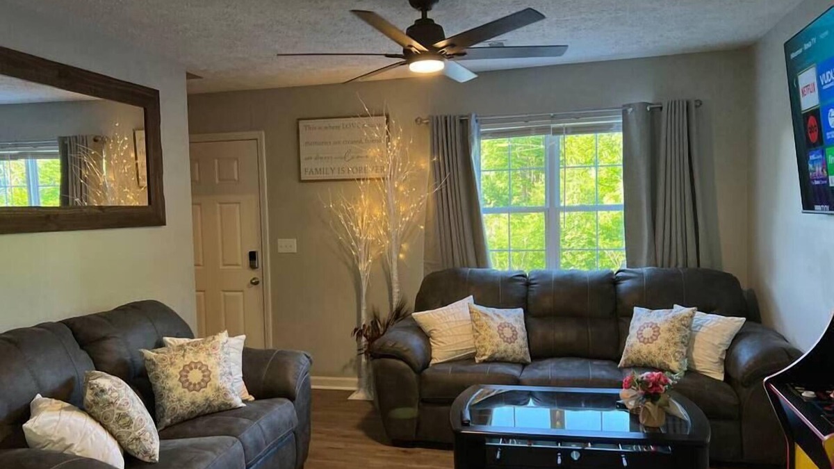 Sevierville House | RARE - 2 miles to Dollywood - Arcades & Much More