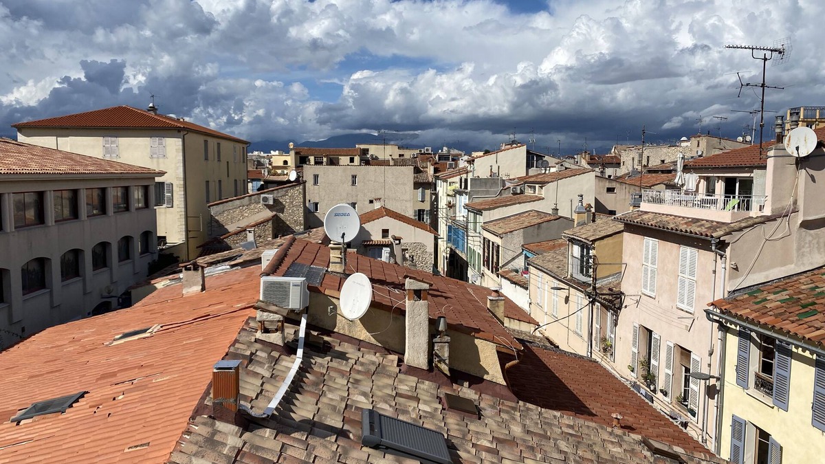 Antibes Old Town Apartment | Rare 3 BR/2 bath modern w/views old Antibes center