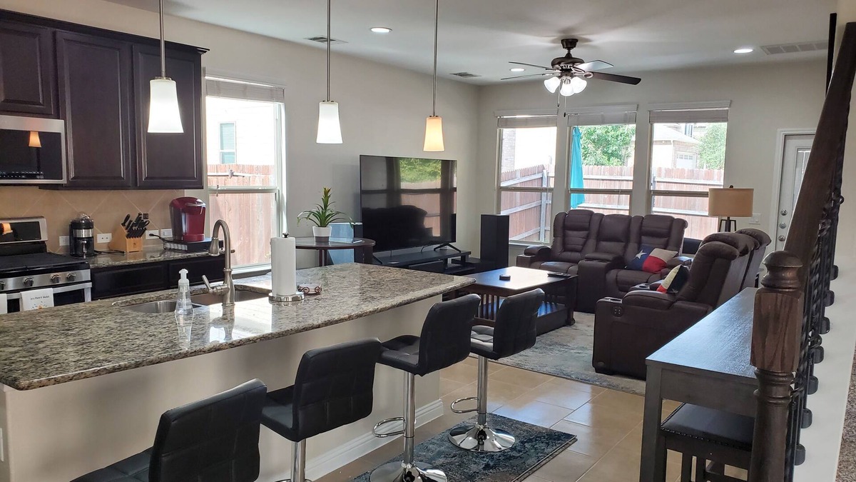 Austin House | Rare 4 Bedroom home minutes from restaurants and downtown entertainment