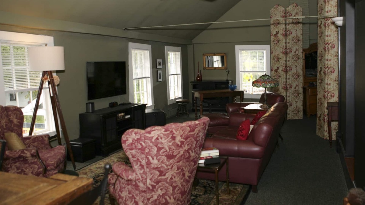 Waitsfield Apartment | Rare deluxe 1 bdrm w/views of the Covered Bridge
