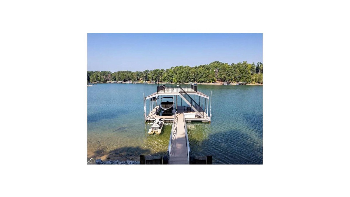 Buford House | RARE EASY ACCESS PRIVATE FLOATING DOCK 4 BED ROOM HOME!