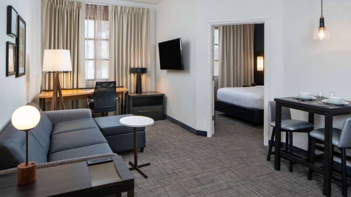 Arts/Warehouse District Hotel | Rare Find, Relaxing Suite with Outdoor Pool and Full Kitchen, Free Breakfast!