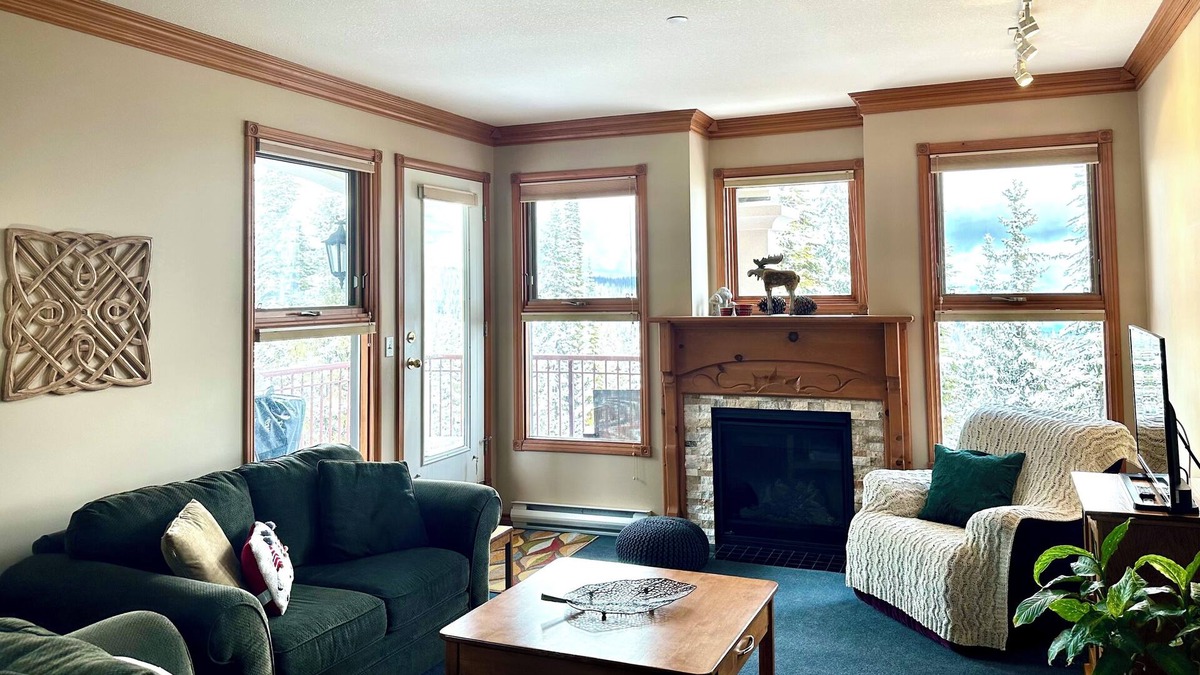 Silver Star Mountain Condo | Rare Top 3rd Floor Corner Grandview Condo with Elevator & Extra Large Balcony