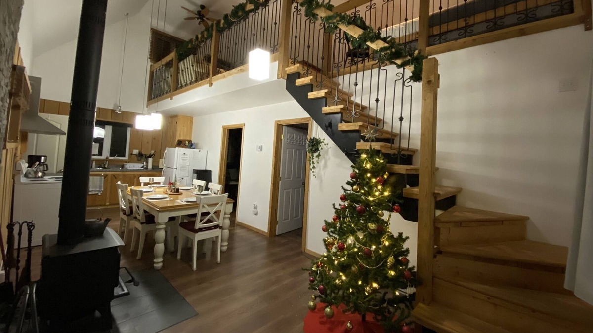Saint-Calixte Ski Chalet | Rare! Waterfront Chalet, SPA, Skating Rink, Skiing!