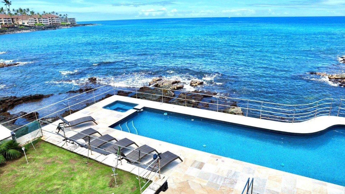 Kailua-Kona House | Rated 10 Stars Stunning Oceanfront Pool 4Bdrm Home Oct 12-20 Nov 13-24 Walk2Town