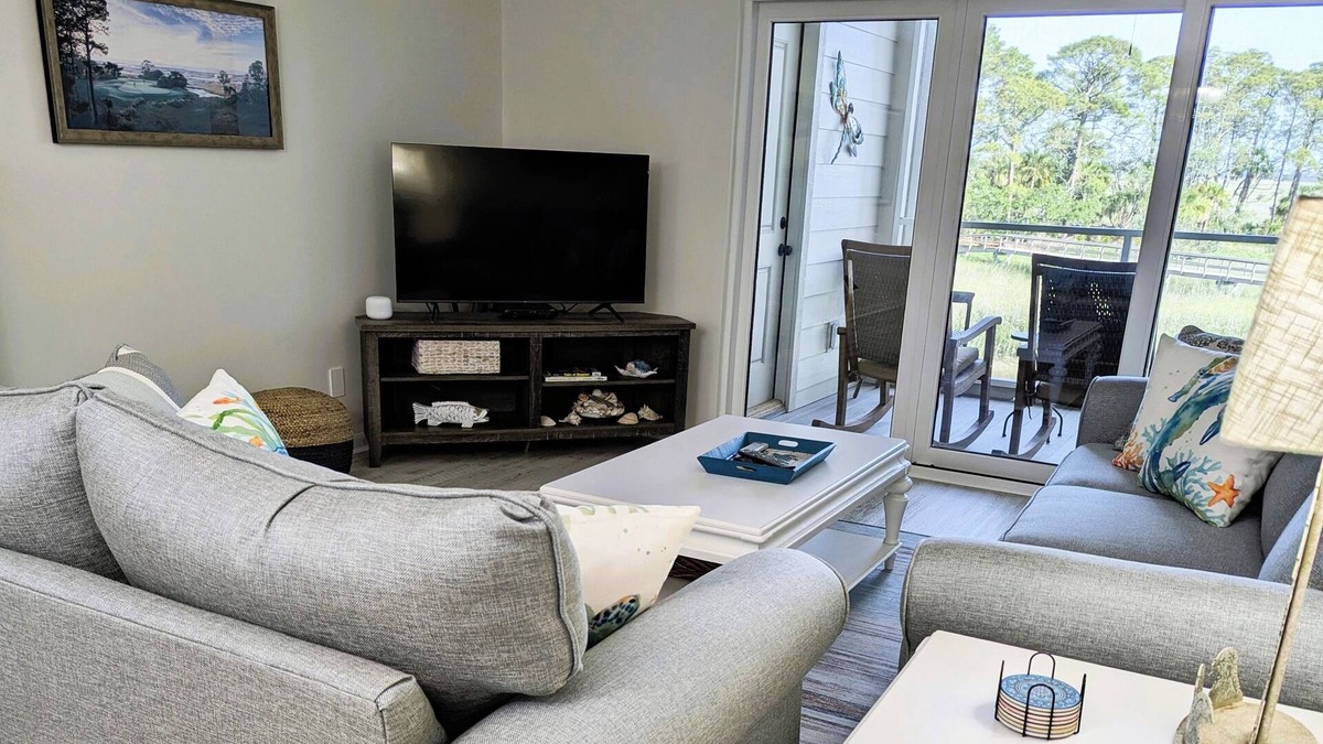 Saint Helena Island Condo | Rates Include golf cart. Resort access extra cost. See reviews. Pet considered.
