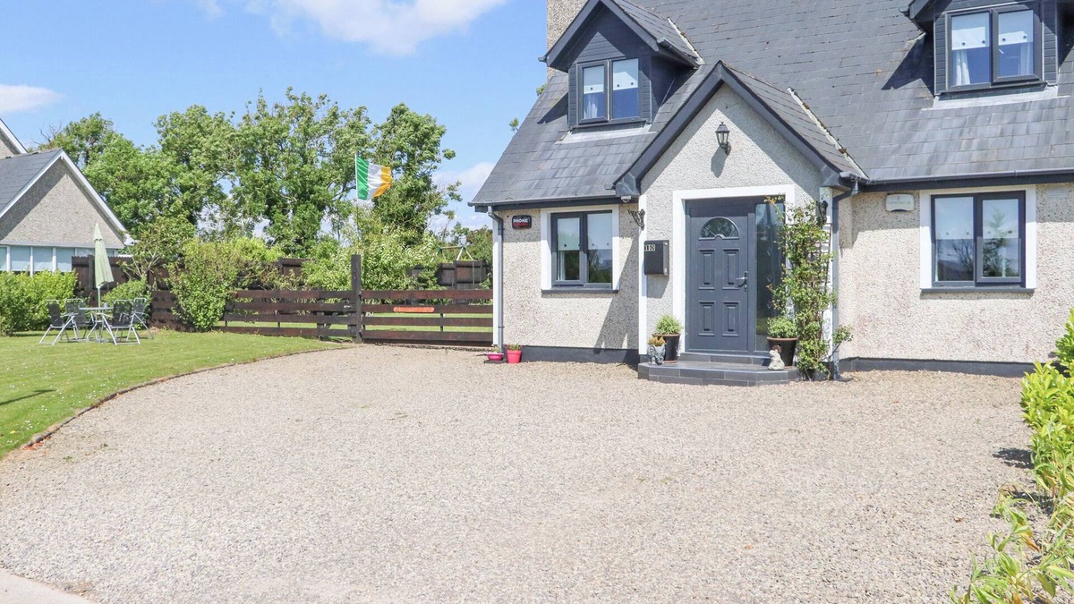 Ramsgrange Cottage | RATHROE MEADOWS, pet friendly in Ramsgrange, County Wexford