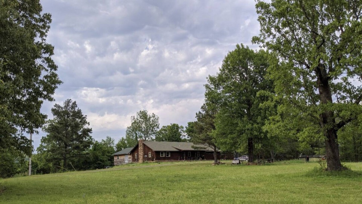 Booneville Cabin | Rattlesnake Ranch
