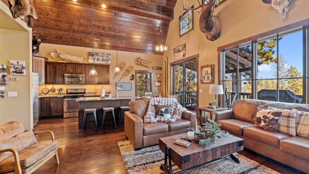 Deadwood Cabin | Raven`s Ridge-Access to Pool!