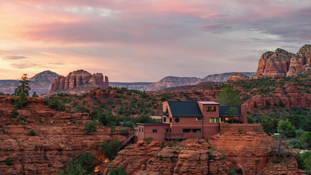 Oak Creek House | Ravens Rock Retreat: Clifftop Estate w/360 Views