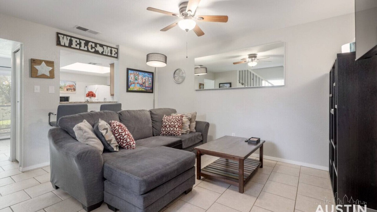 South Lamar Apartment | Ravey #B xxxxxxxxxxx