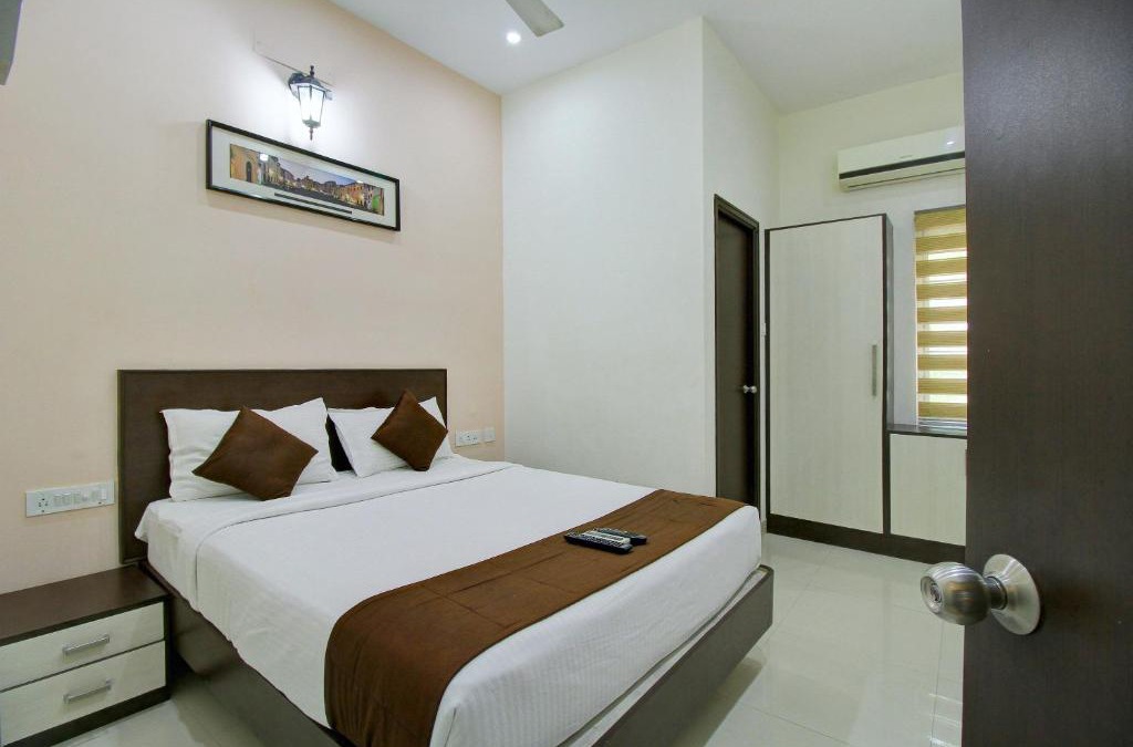 Pallavaram Hotel | RD Towers