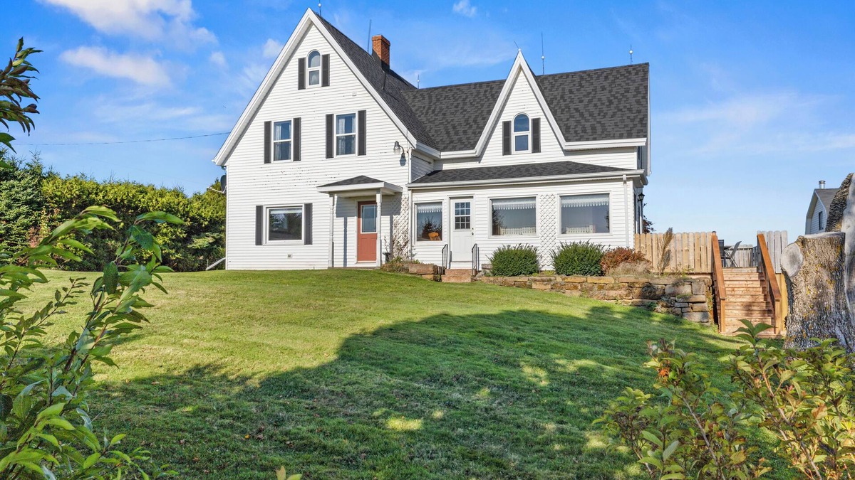 Stanley Bridge House | Read Homestead