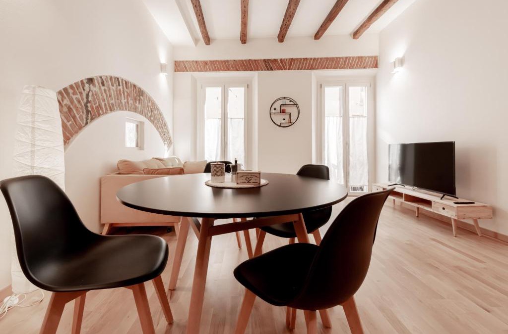 Historic Center Apartment | Realkasa La Finestrella Sui Portici