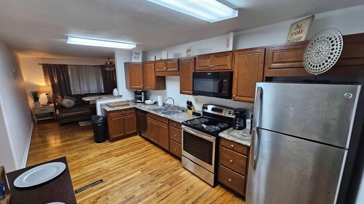 Chapel Ridge House | Really close to FSU, walking distance! 5 br/2 full bath, 8 min drive to Airport!