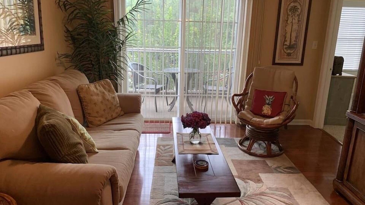 Rehoboth Beach Condo | Reasonable Rates: Beautiful Condo Close to Beach, Restaurants, Shopping & More!