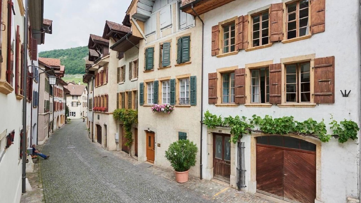 Twann House | Rebarbeiterhaus-Vacation in architectural monument