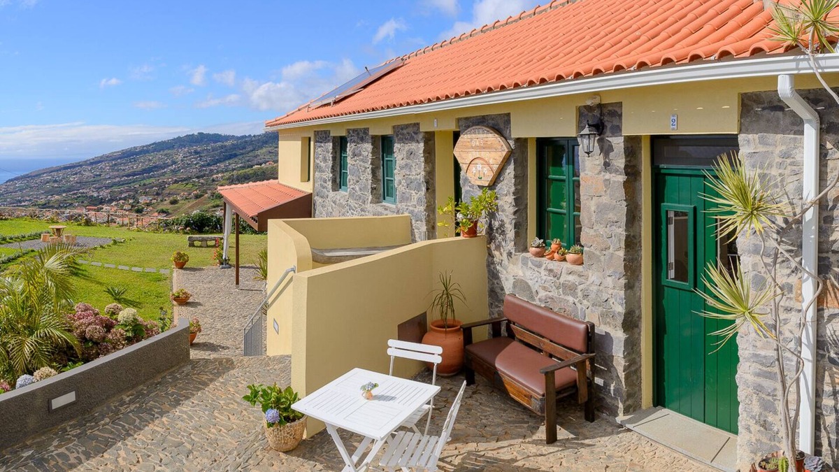 Calheta House | Recanto das Florenças (2) – Great Views & Sunsets