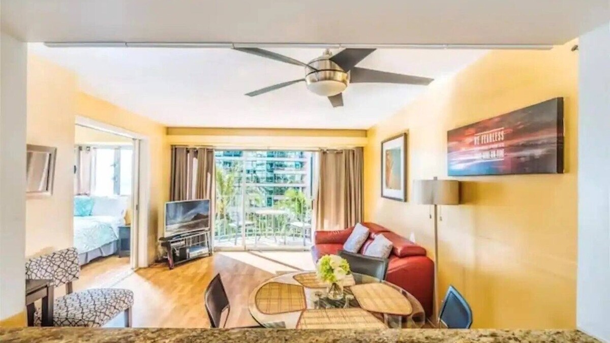 McCully - Moiliili Apartment | Recent RENO! Fits 6, FREE parking