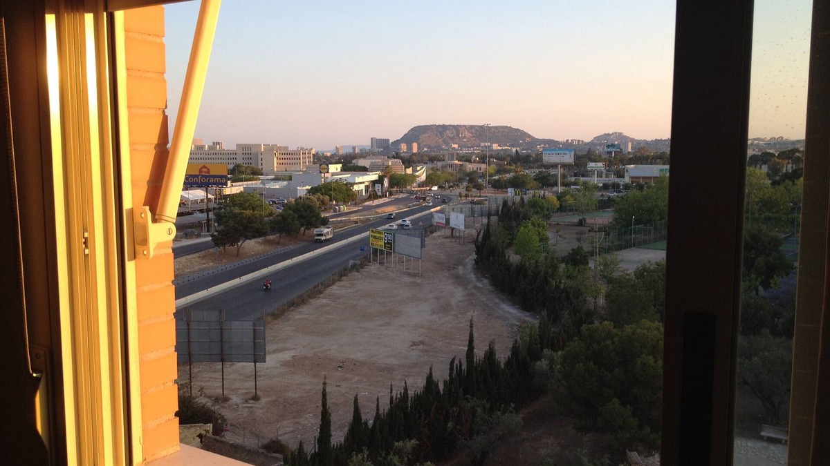 San Juan de Alicante Condo | Recently built apartment, views of the castle of Santa Bárbara and gardens.
